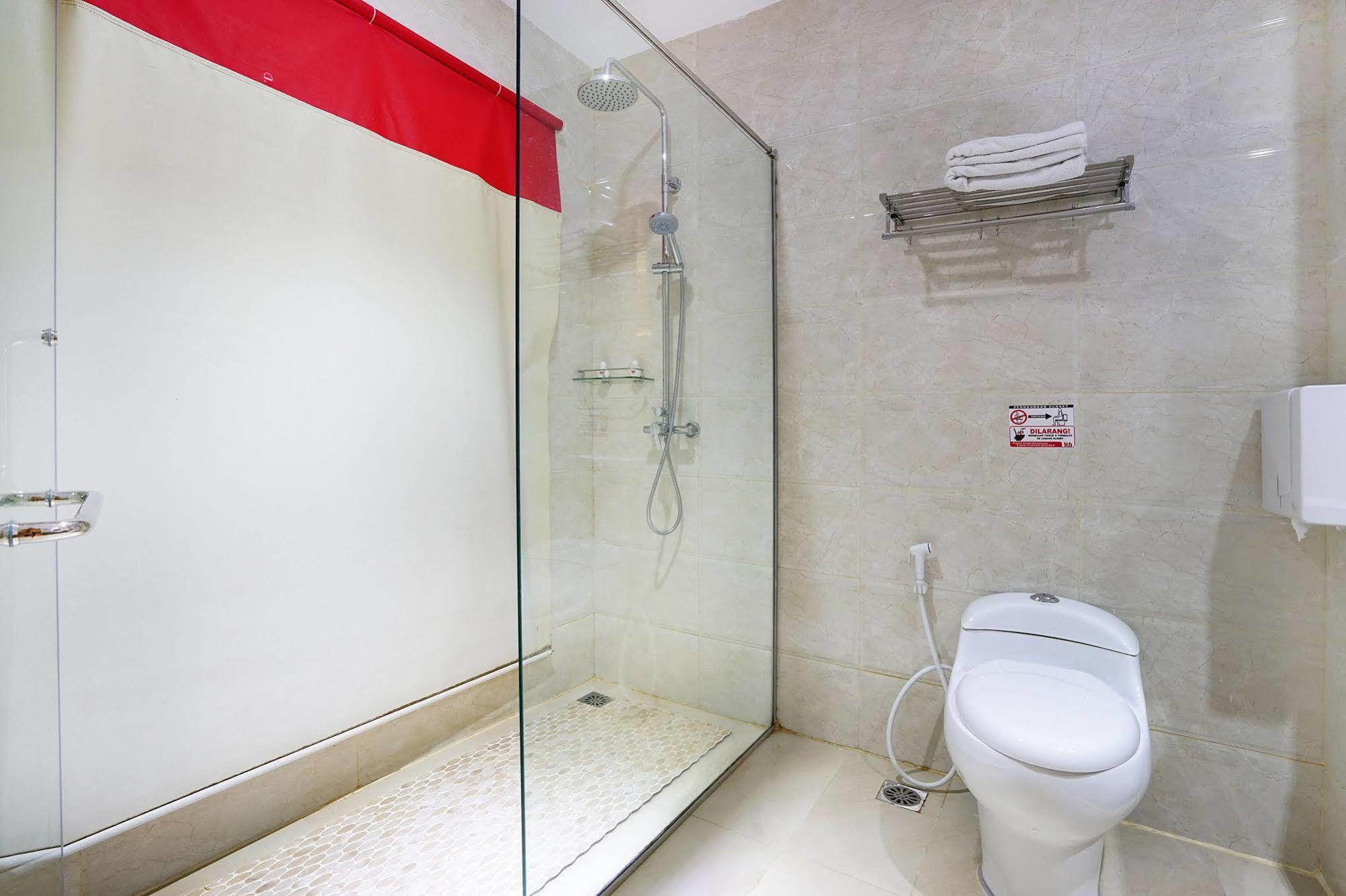 Zen Rooms Near Bcs Mall Penuin Batam Exterior foto