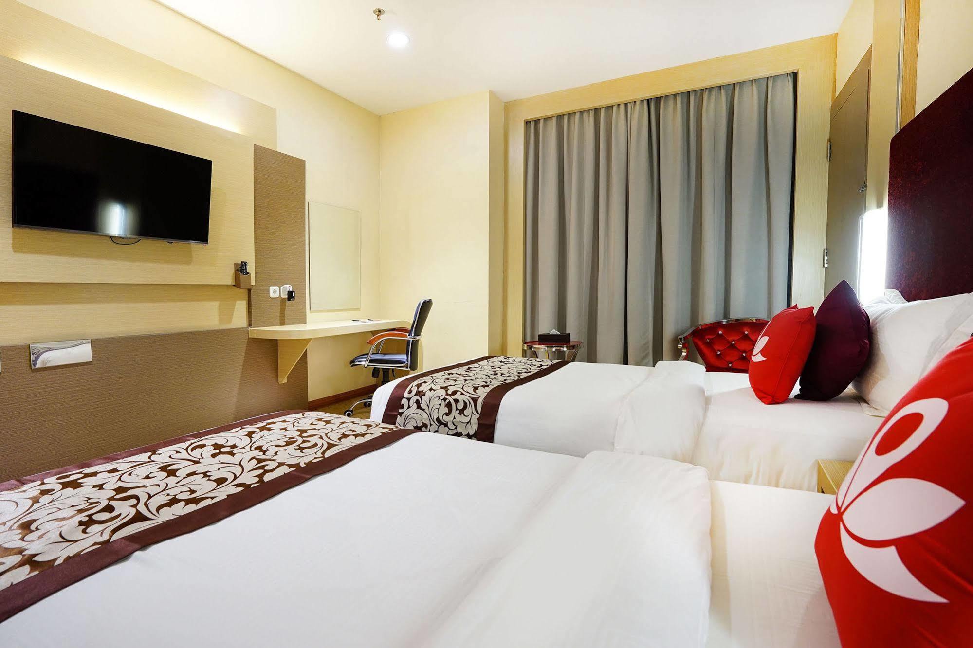 Zen Rooms Near Bcs Mall Penuin Batam Exterior foto