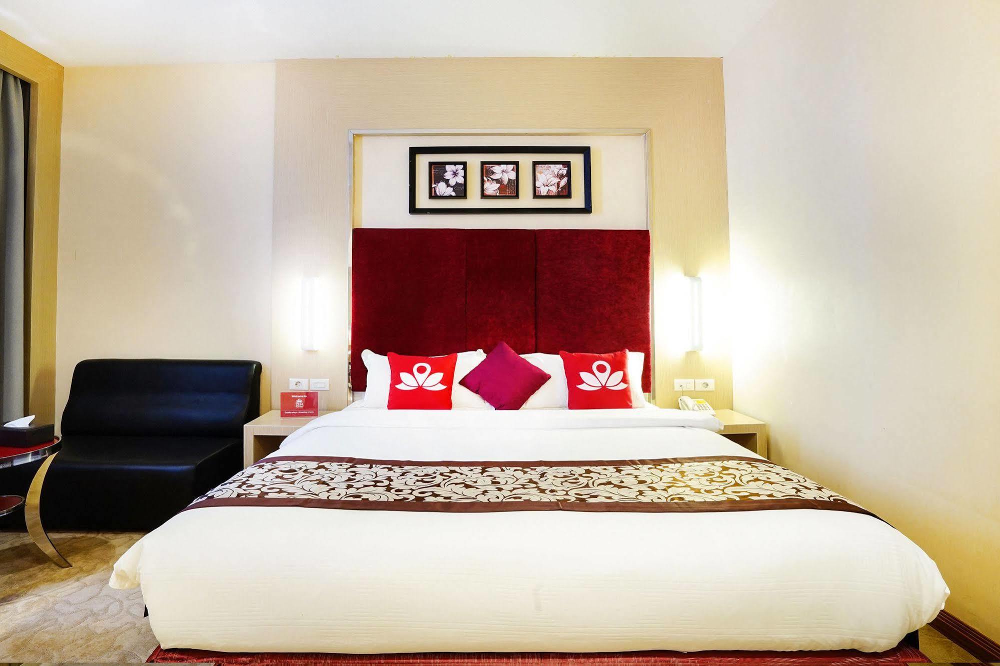 Zen Rooms Near Bcs Mall Penuin Batam Exterior foto